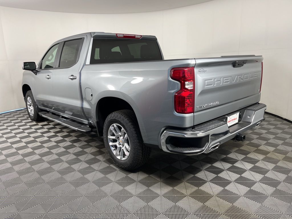 Thumbnail: 2026 Chevrolet Silverado 1500 - 3