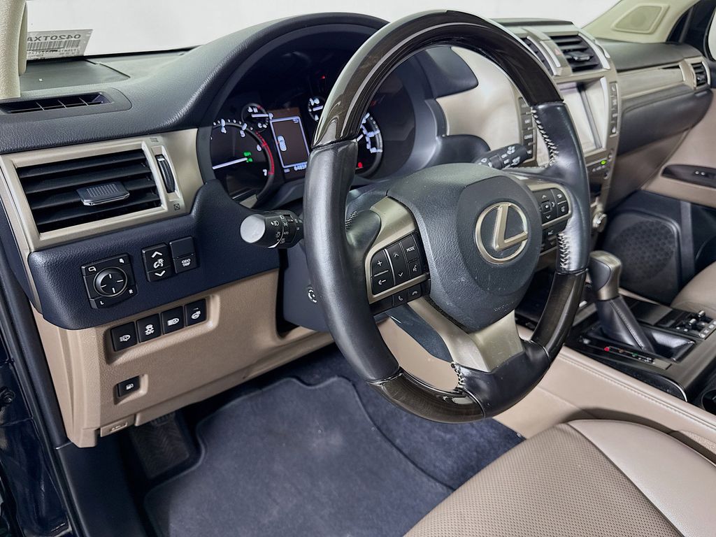 Thumbnail: 2021 Lexus GX - 9