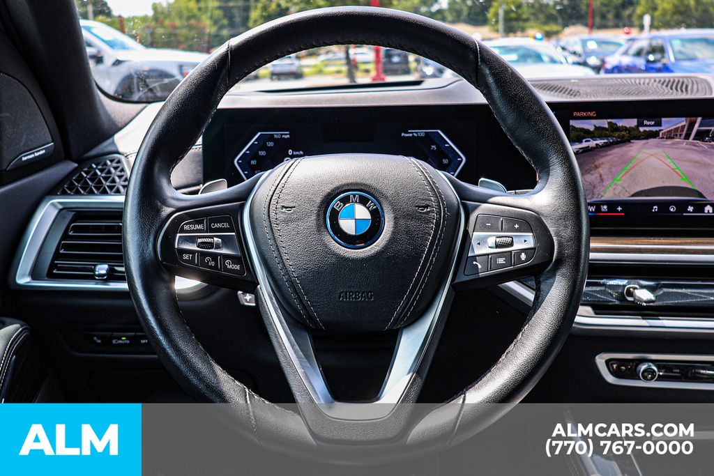 Used 2025 White BMW xDrive50e image 33