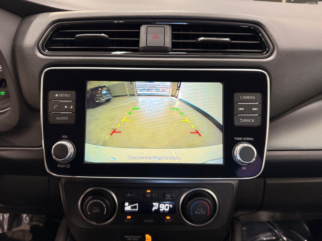 Thumbnail: 2022 Nissan Leaf - 17