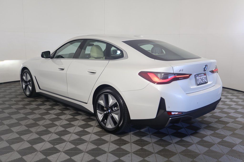 Thumbnail: 2025 BMW i4 - 6