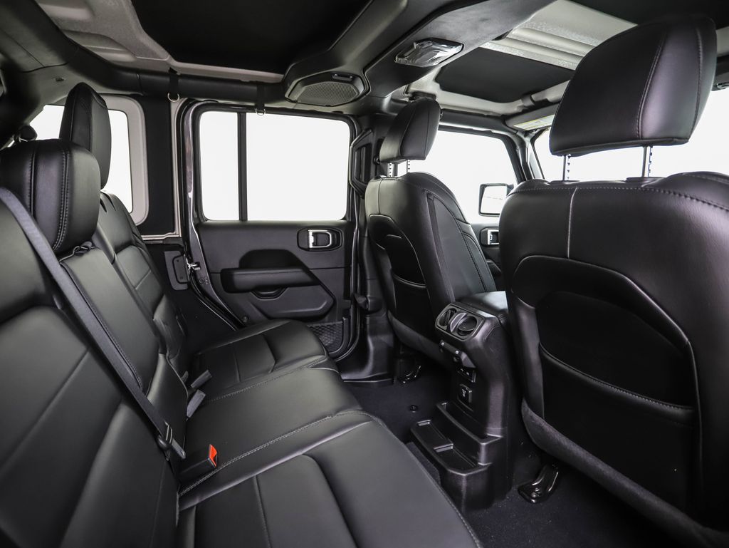 Thumbnail: 2020 Jeep Wrangler - 25