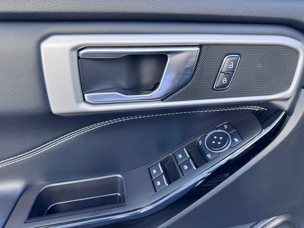FordExplorer27