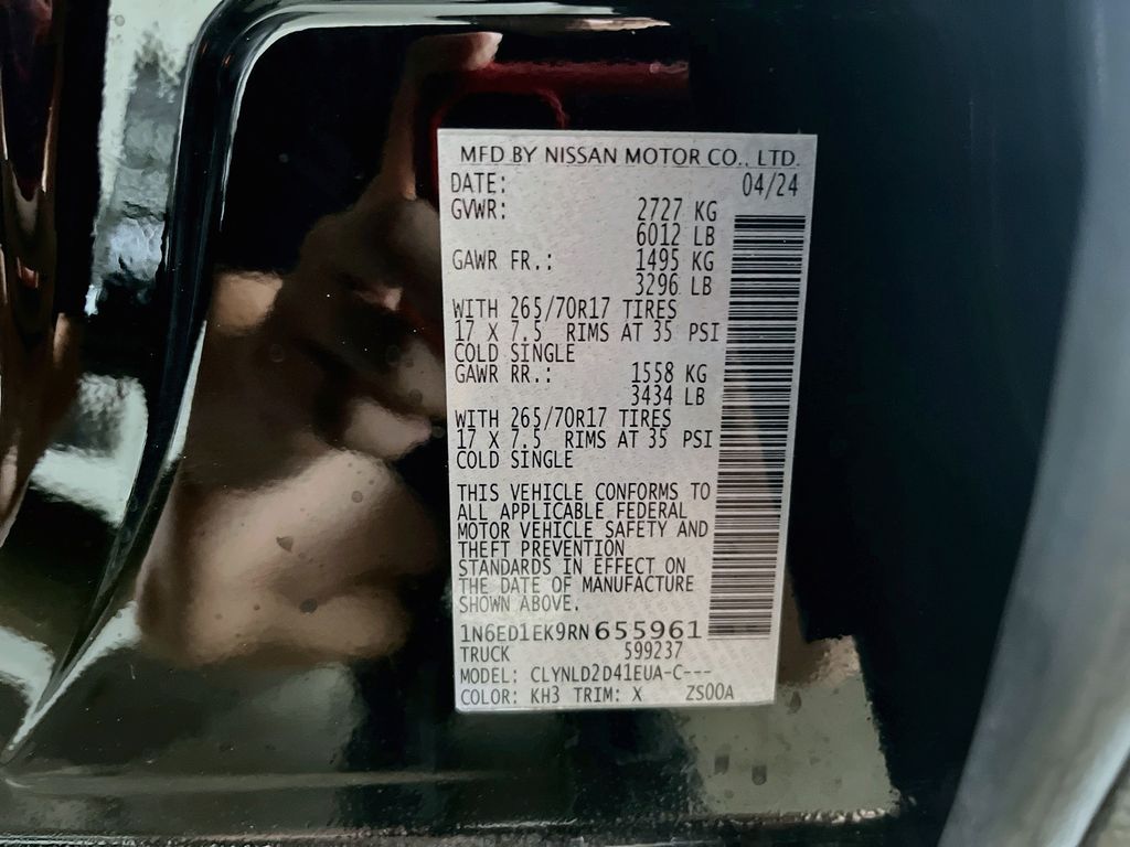 Used 2024 Black Nissan PRO-4X image 32