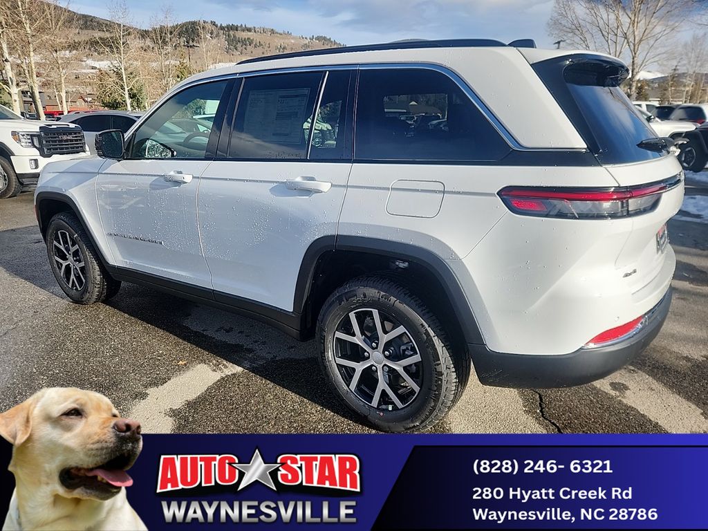 new 2025 Jeep Grand Cherokee car, priced at $47,990