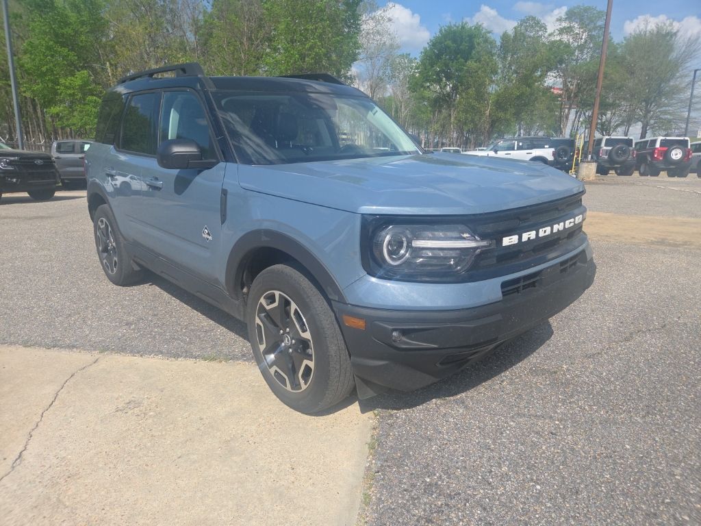 Blue (Azure Gray Metallic Tri-Coat) 2024 Ford Bronco Sport Outer Banks AWD SUV / Crossover All-Wheel Drive 8-Speed Automatic