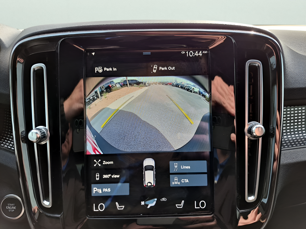 Used Car 2022 Volvo Xc40  R-design For Sale Under $25,000 In Austin, Texas