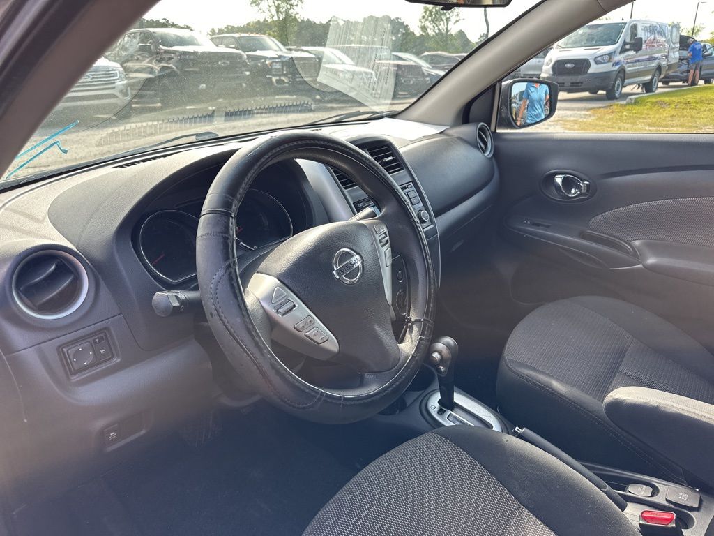 2015 Amethyst Gray Nissan Versa 1.6 SV FWD Sedan