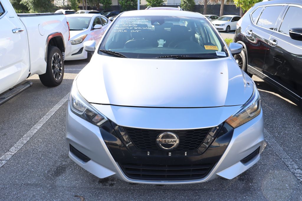 2021 Nissan Versa 1.6 SV 5