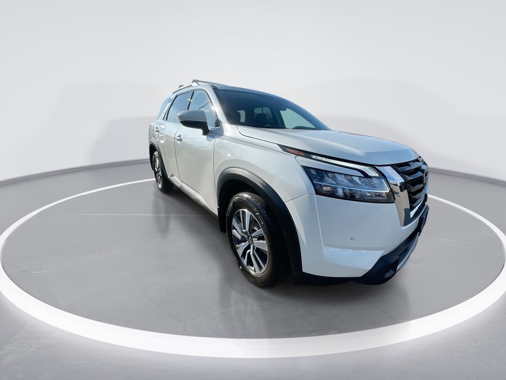 View vehicle photo 2