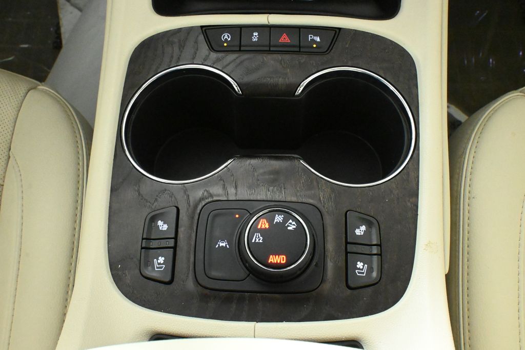 Thumbnail: 2023 GMC Acadia - 23