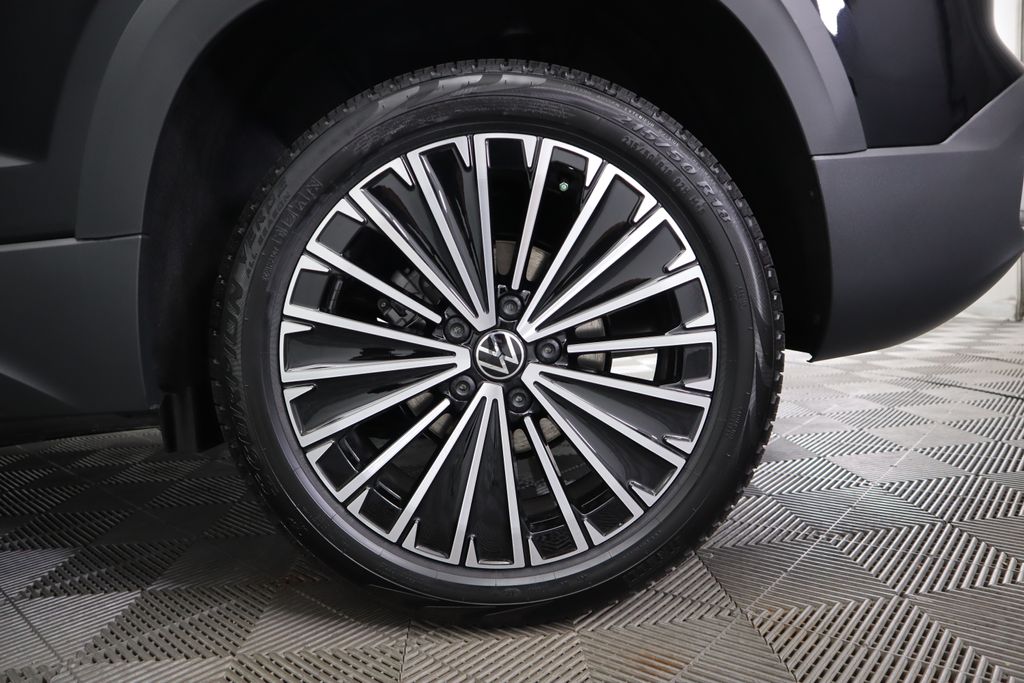 2025 Volkswagen Taos SE 31