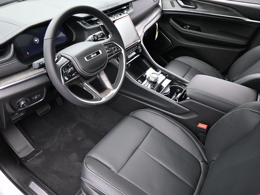 Used 2024 Bright White Clearcoat Jeep Overland image 36