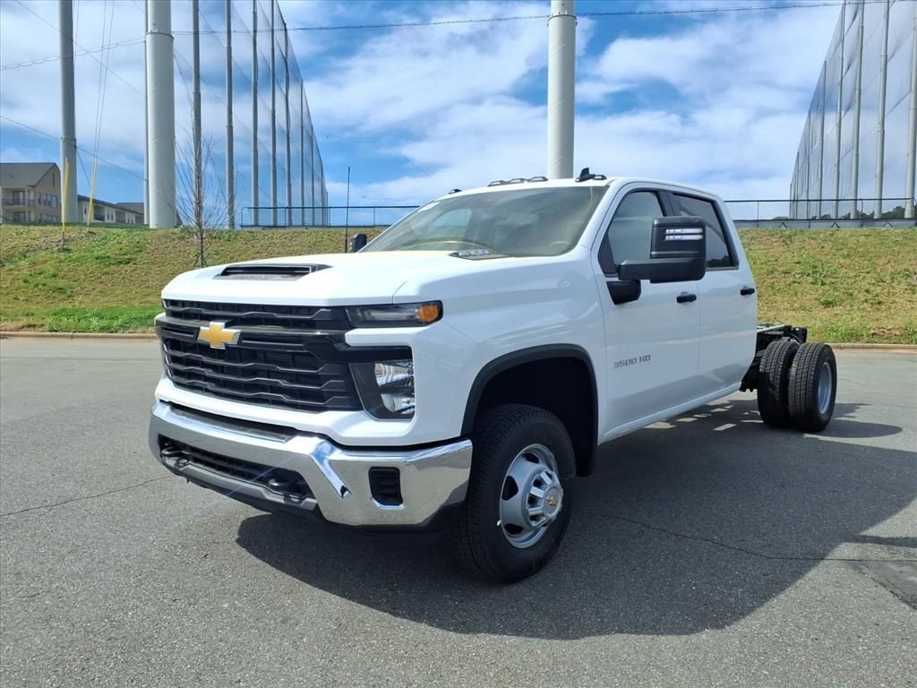 ChevroletSilverado 3500HD33