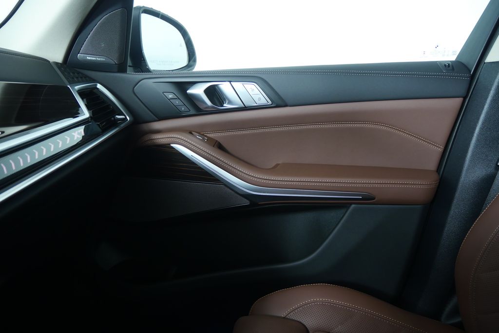 Thumbnail: 2026 BMW X7 - 26