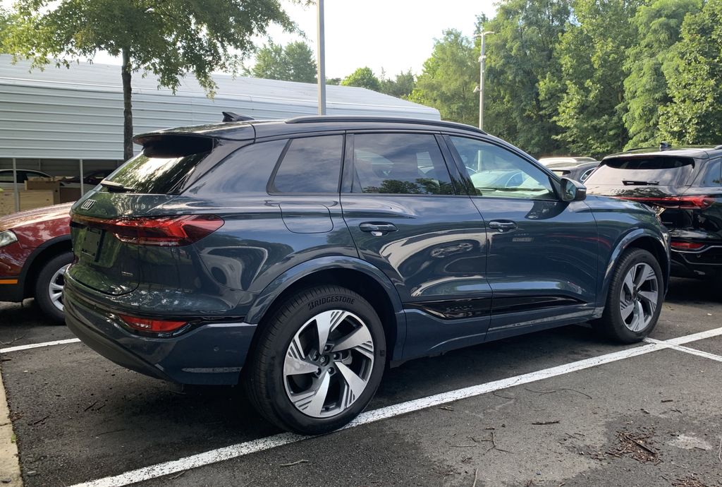 Thumbnail: 2025 Audi Q6 e-tron - 2