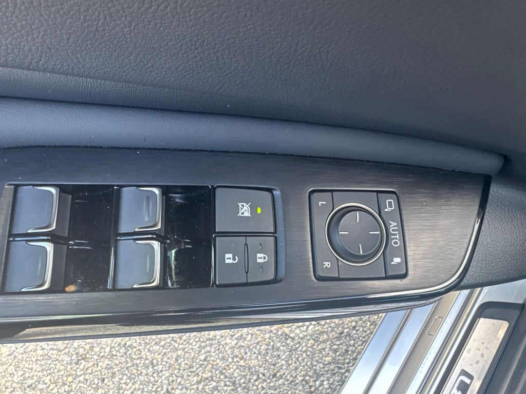 Used 2025 Silver Lexus 350 image 18