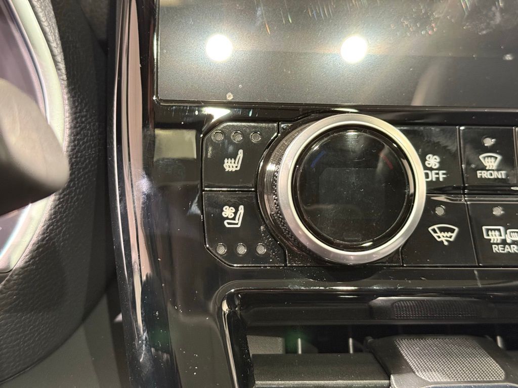 Thumbnail: 2025 Toyota Highlander - 31