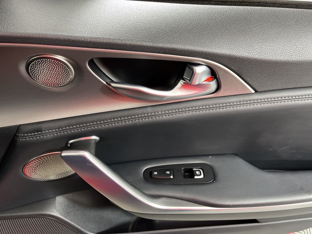 Thumbnail: 2018 Kia Stinger - 22