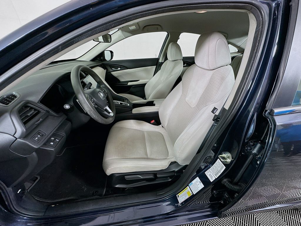 Thumbnail: 2020 Honda Insight - 20