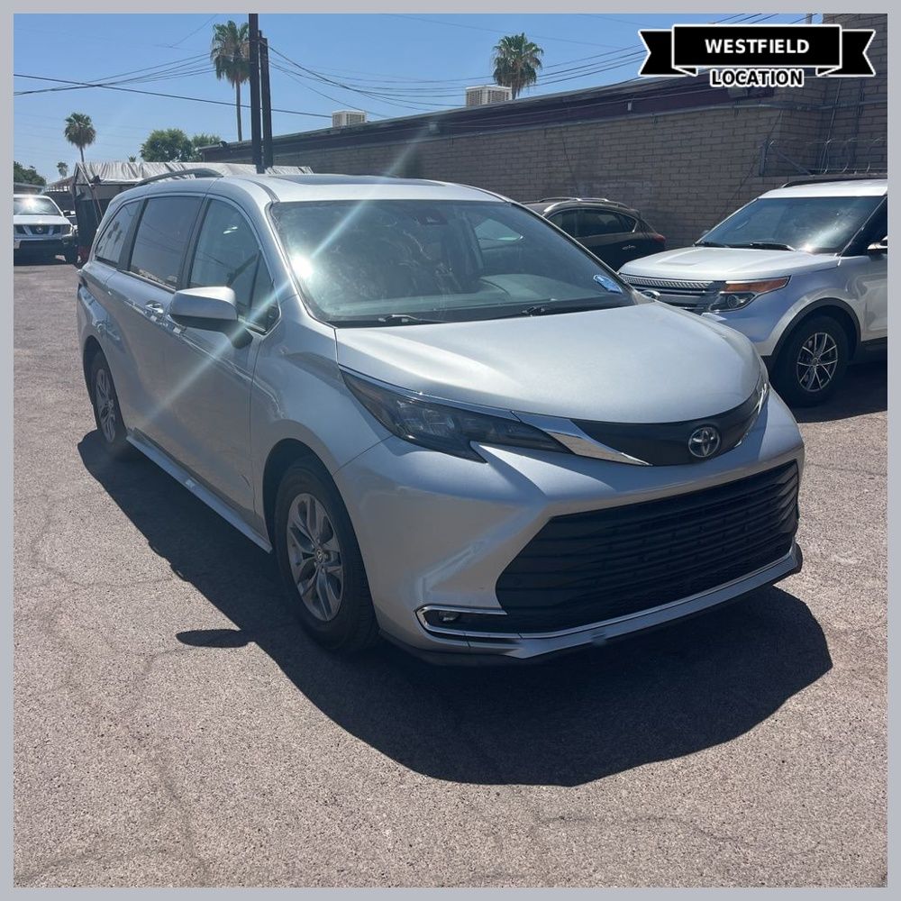 Celestial Silver Metallic 2024 Toyota Sienna Minivan Front-Wheel Drive Continuously Variable Transmission