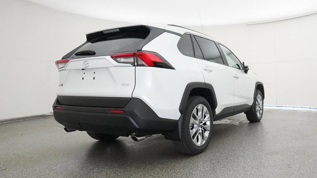 Thumbnail: 2025 Toyota RAV4 - 32