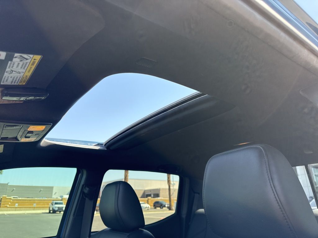 Thumbnail: 2019 Toyota Tacoma - 21