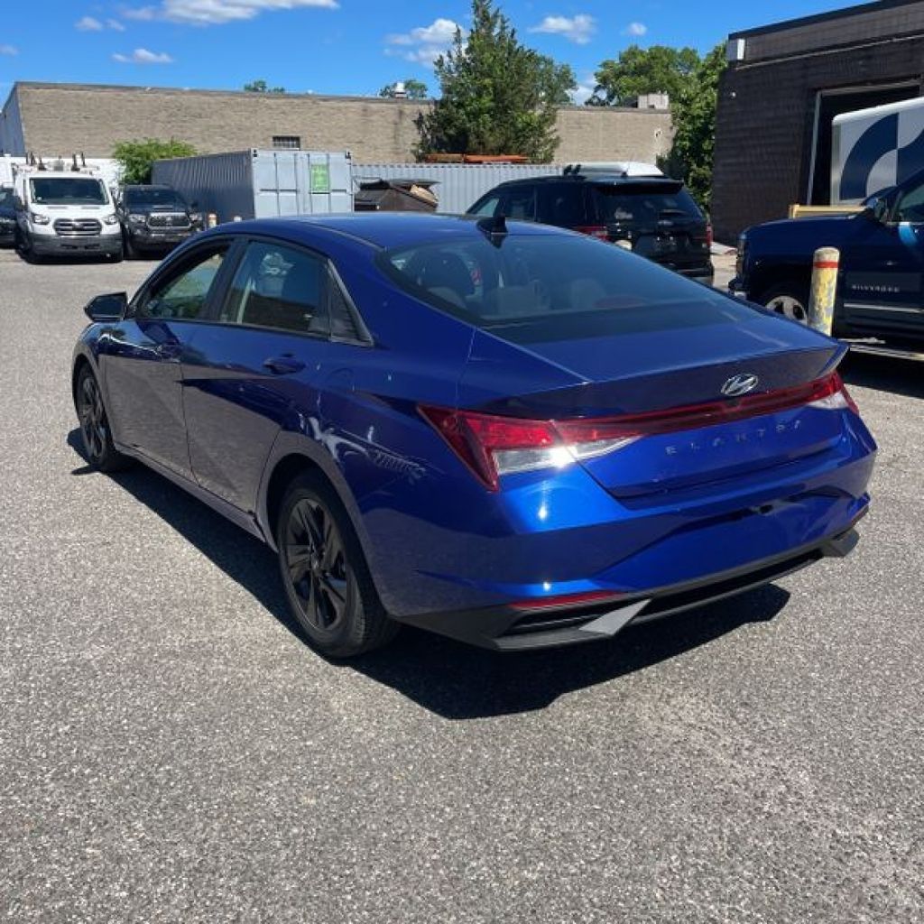 Used 2022 Blue Hyundai SEL image 5