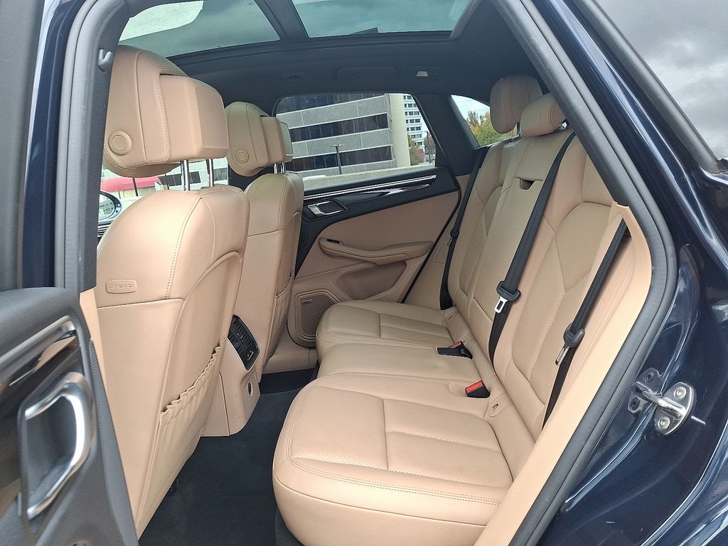 Thumbnail: 2019 Porsche Macan - 14