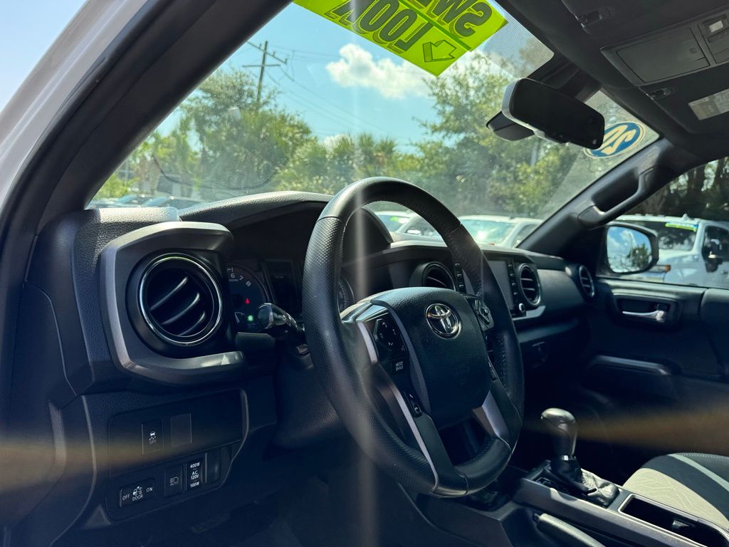 2020 Toyota Tacoma TRD Off-Road 32