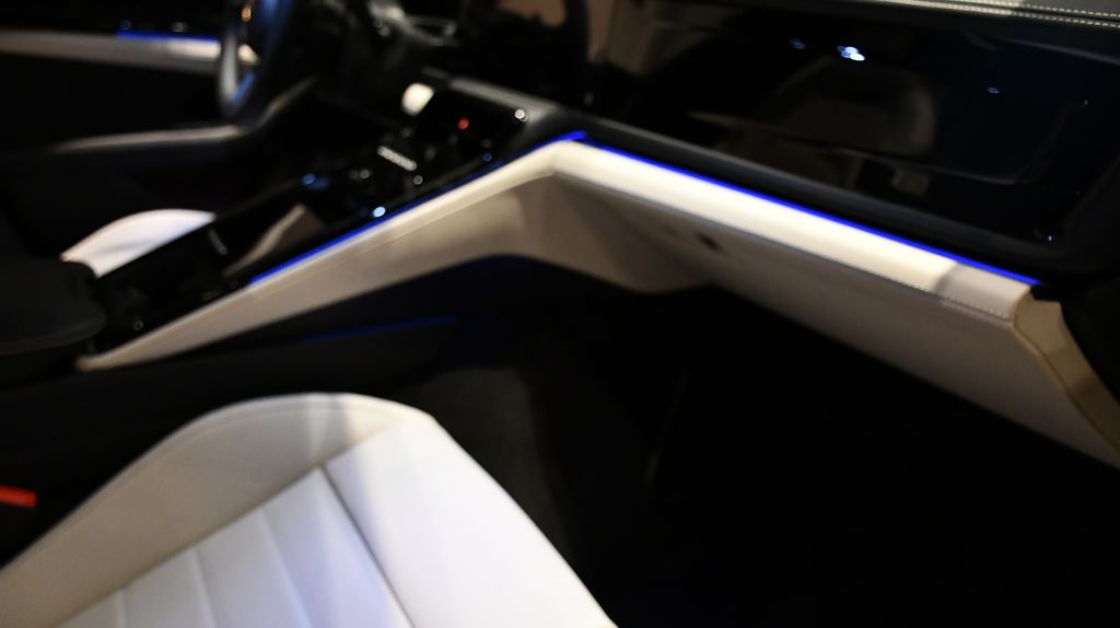 Thumbnail: 2026 Porsche Panamera - 25