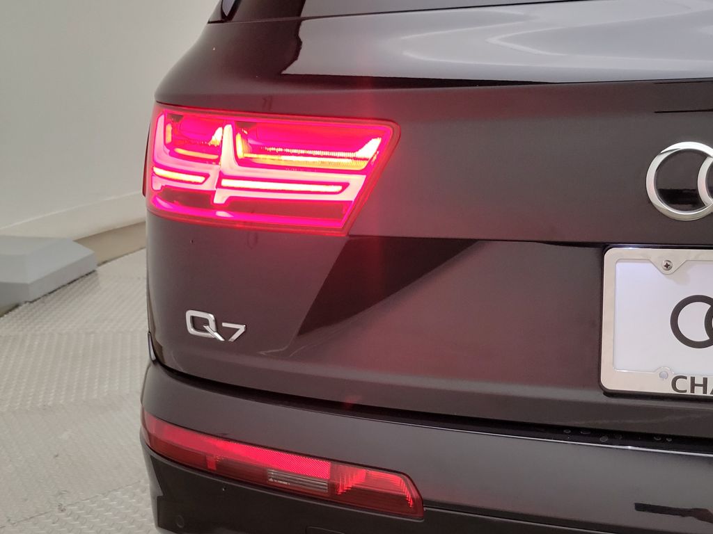 Thumbnail: 2019 Audi Q7 - 8