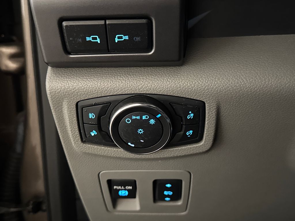 Used 2016 Brown Ford XLT image 19