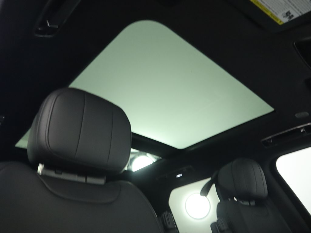 Thumbnail: 2025 Land Rover Range Rover Sport - 19