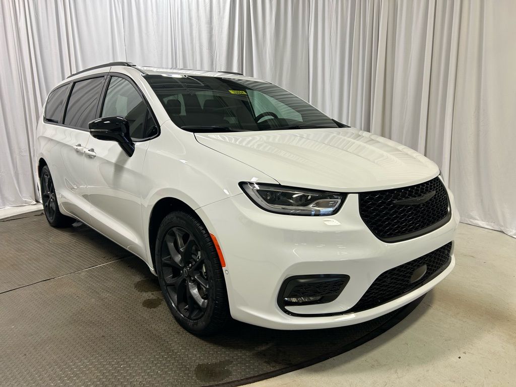 new 2026 Chrysler Pacifica car, priced at $45,499