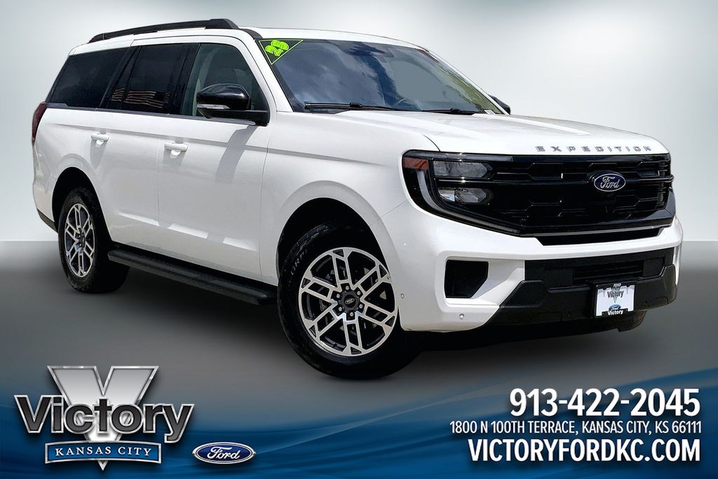 Star White Metallic Tri-Coat 2025 Ford Expedition Active 4WD SUV / Crossover Four-Wheel Drive Automatic