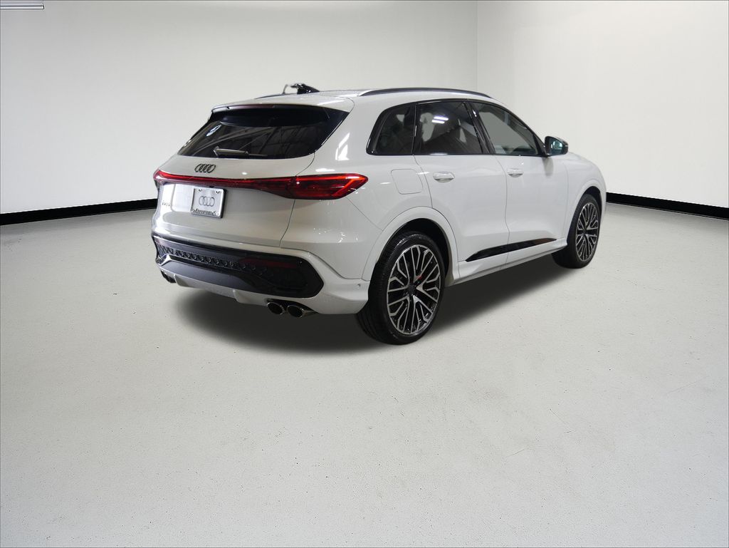 Thumbnail: 2026 Audi SQ5 - 5
