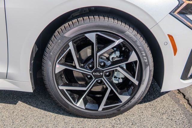 2026 Kia K5 EX - Photo 9
