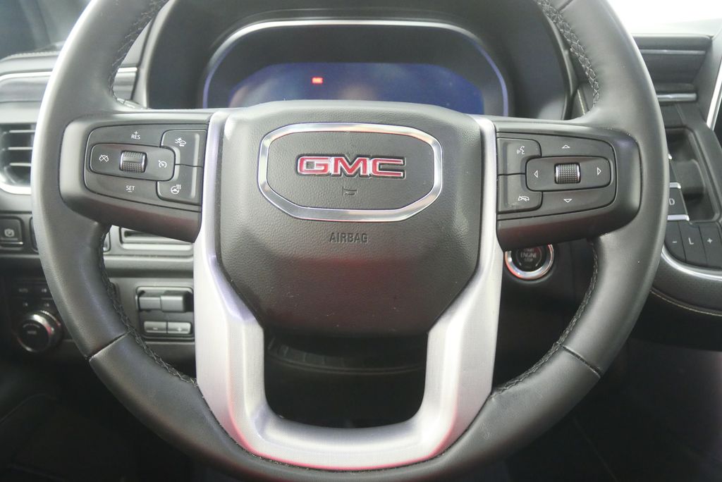 Thumbnail: 2023 GMC Yukon XL - 18