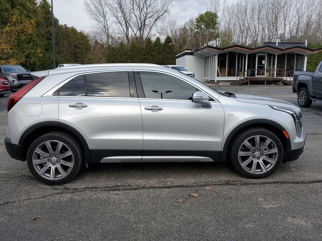 2022 Cadillac XT4 Premium Luxury 8