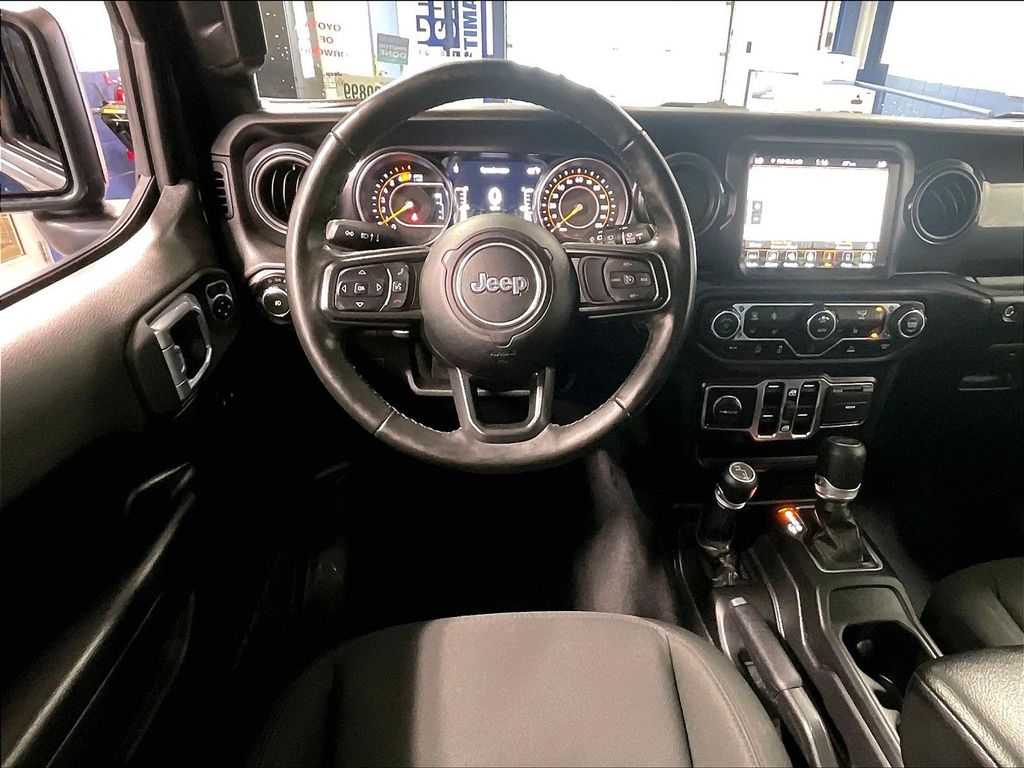 2021 Jeep Wrangler — photo 18
