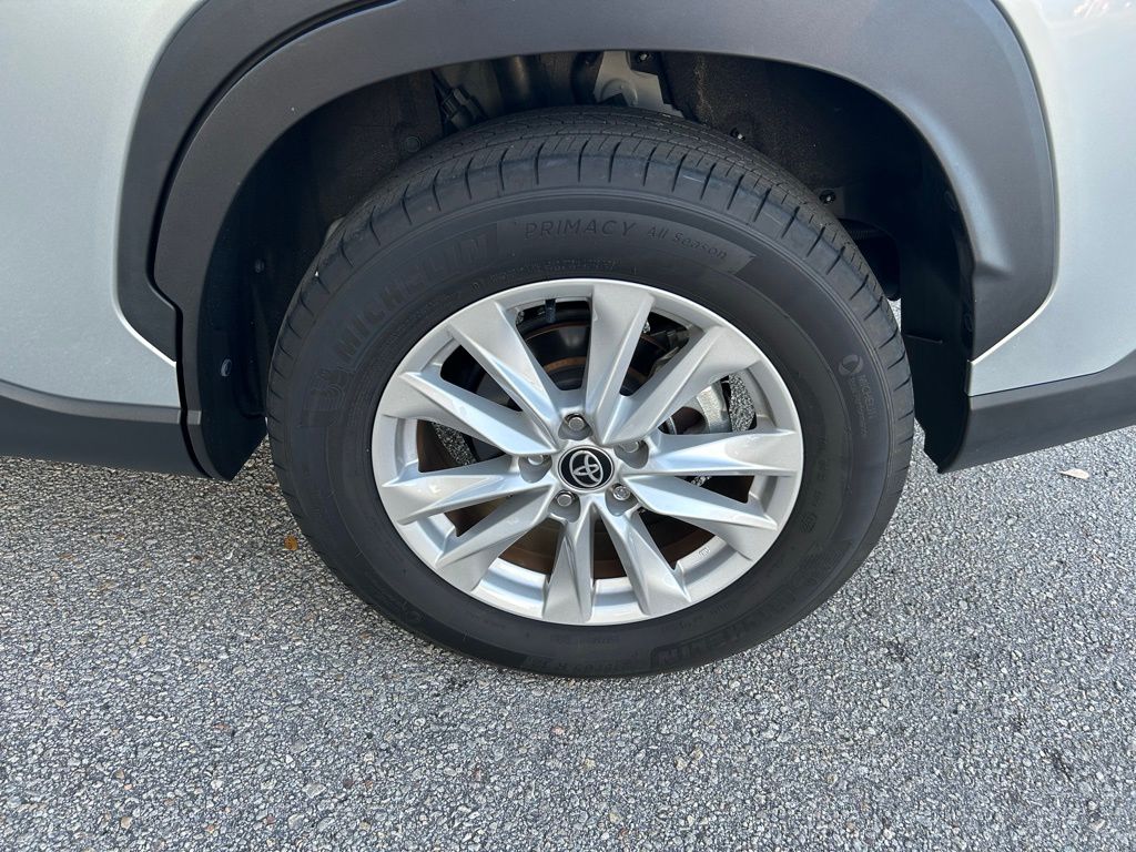 Thumbnail: 2023 Toyota Corolla Cross - 9