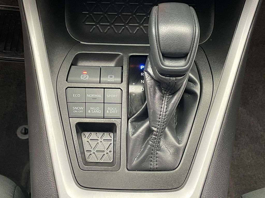 2023 Toyota RAV4 XLE 29
