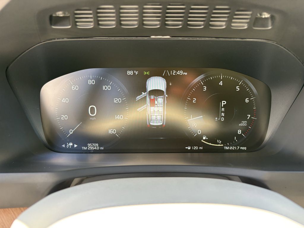 Used 2022 Denim Blue Metallic Volvo T6 Momentum image 18