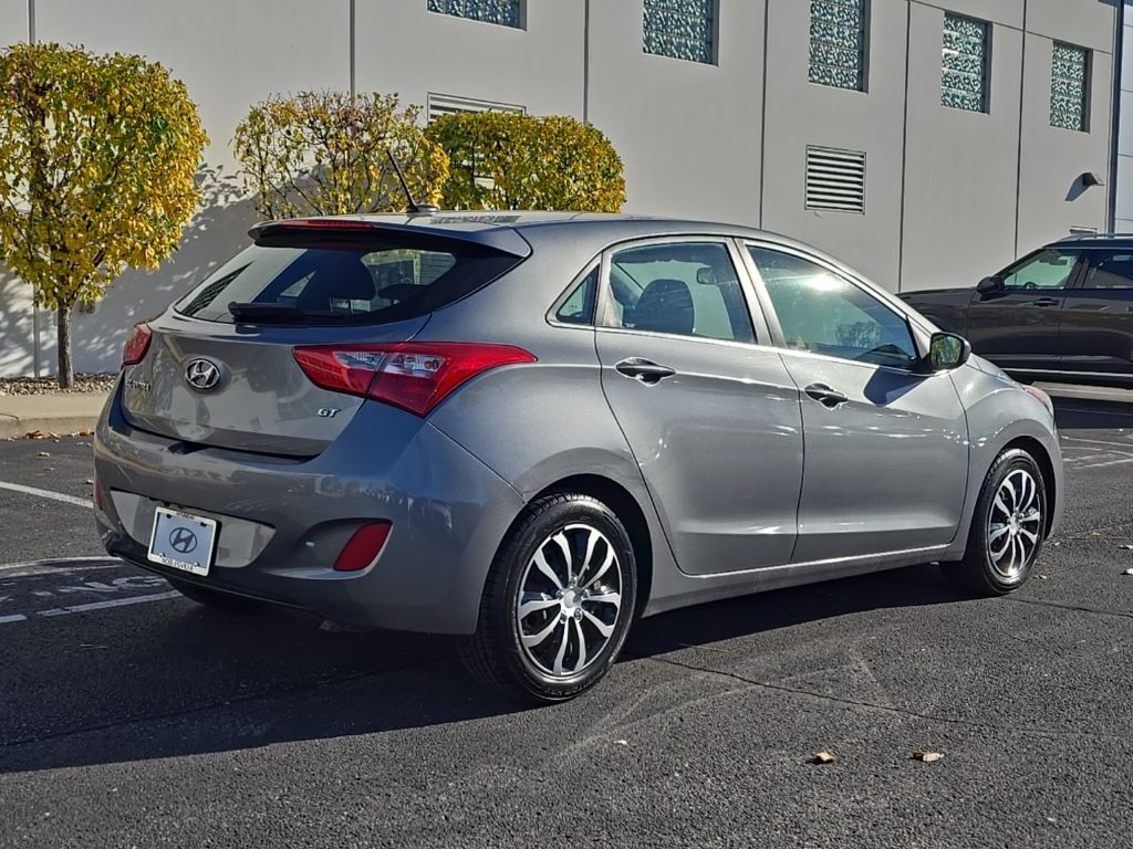 Thumbnail: 2017 Hyundai Elantra - 8