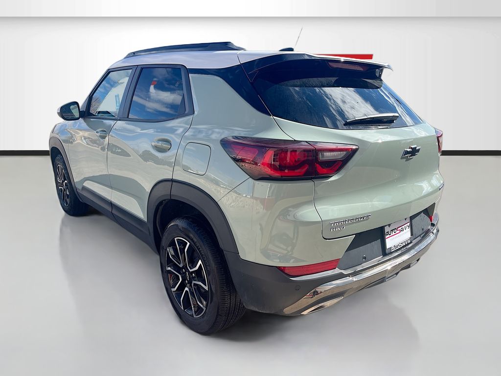 Used 2025 Green Chevrolet ACTIV image 5