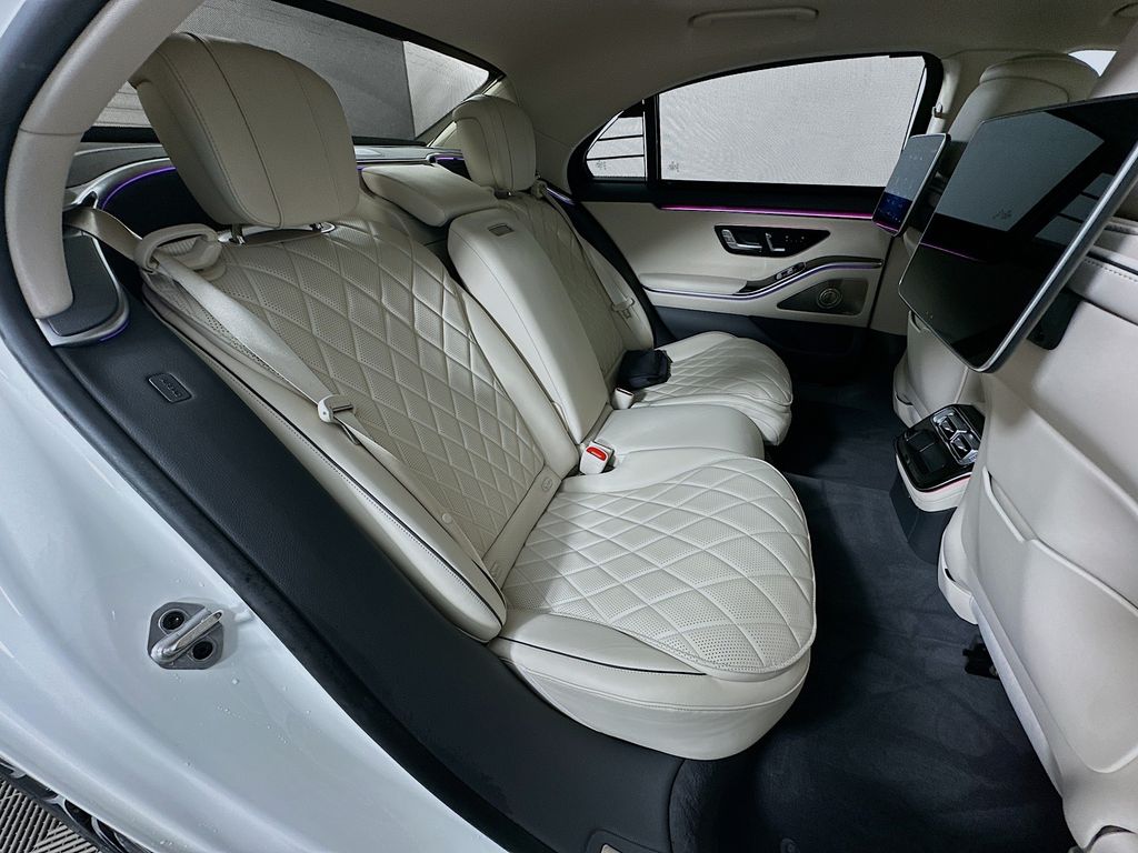 Thumbnail: 2023 Mercedes-Benz S-Class - 29