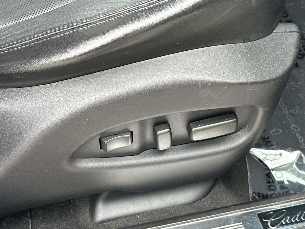 Thumbnail: 2010 Cadillac SRX - 21