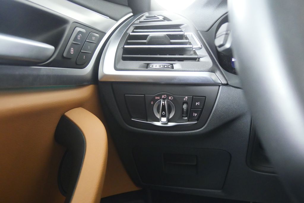 Thumbnail: 2024 BMW X3 - 21