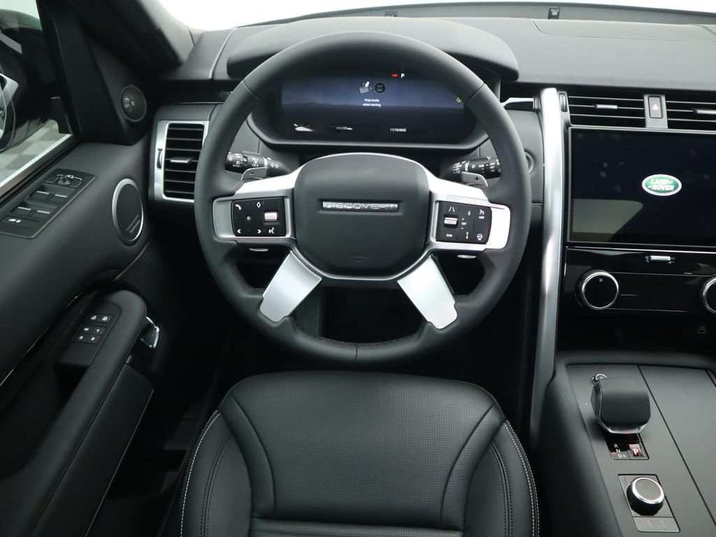 Thumbnail: 2025 Land Rover Discovery - 11